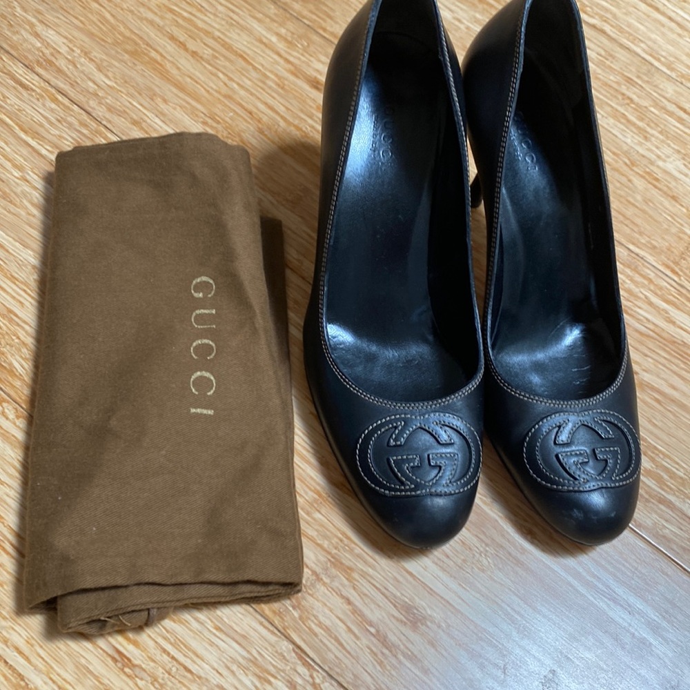 Gucci logo black heels - Picture 1 of 3